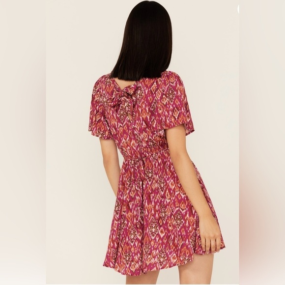 B.O.G. Collective BAND OF THE FREE WOMEN'S MYSTERY TO ME SHORT SLEEVE DRESS - Picture 2 of 12